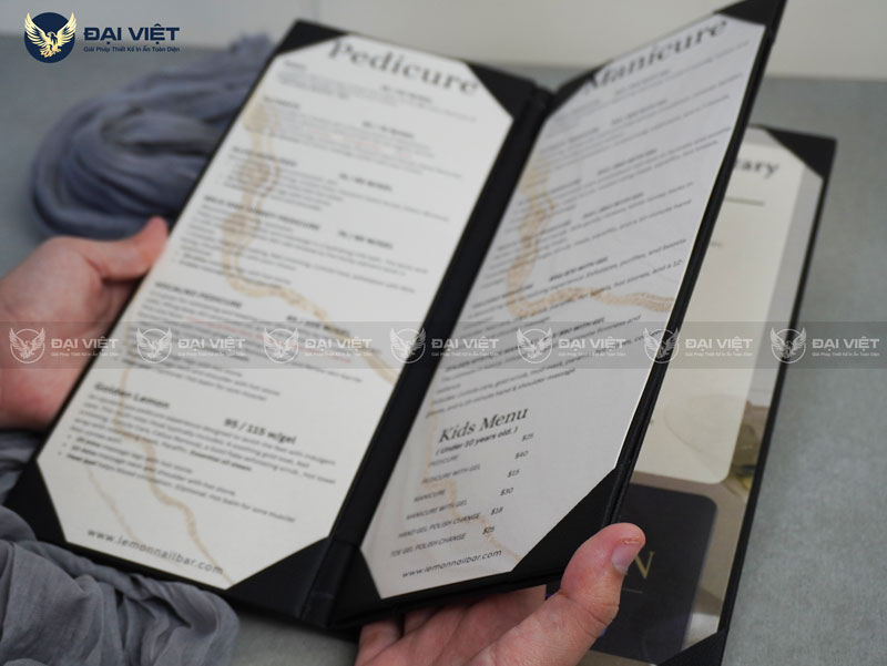 kích thước bìa da khách sạn